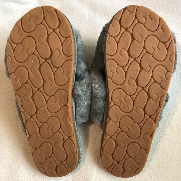 4/$20 Gray Plush Criss-Cross Slippers in Euro size 38-39. - Picture 2 of 3